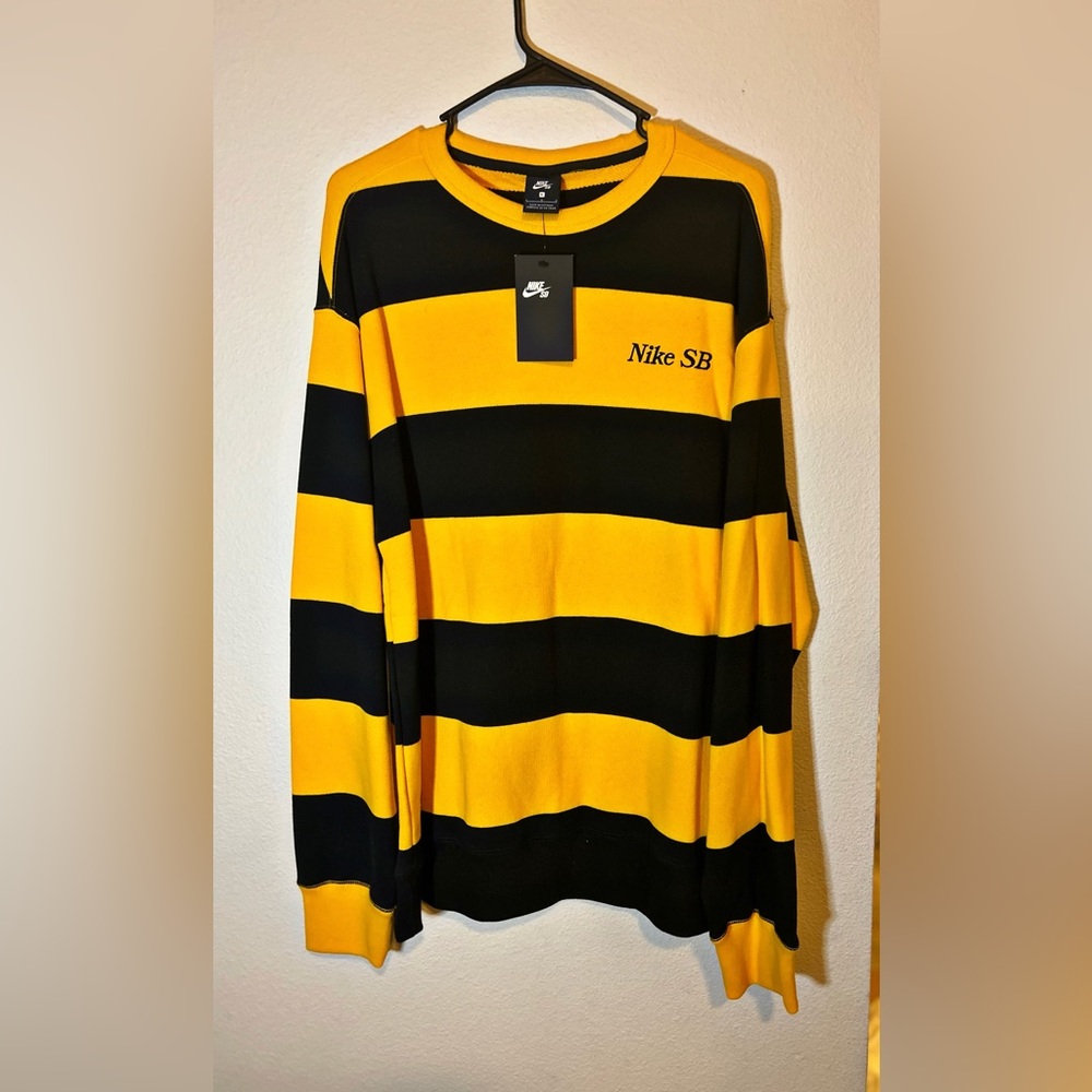 Nike SB Crew Neck, Brand New SZ L